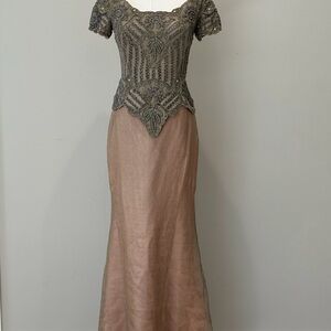 Elegant Lace Bodice Maxi Dress